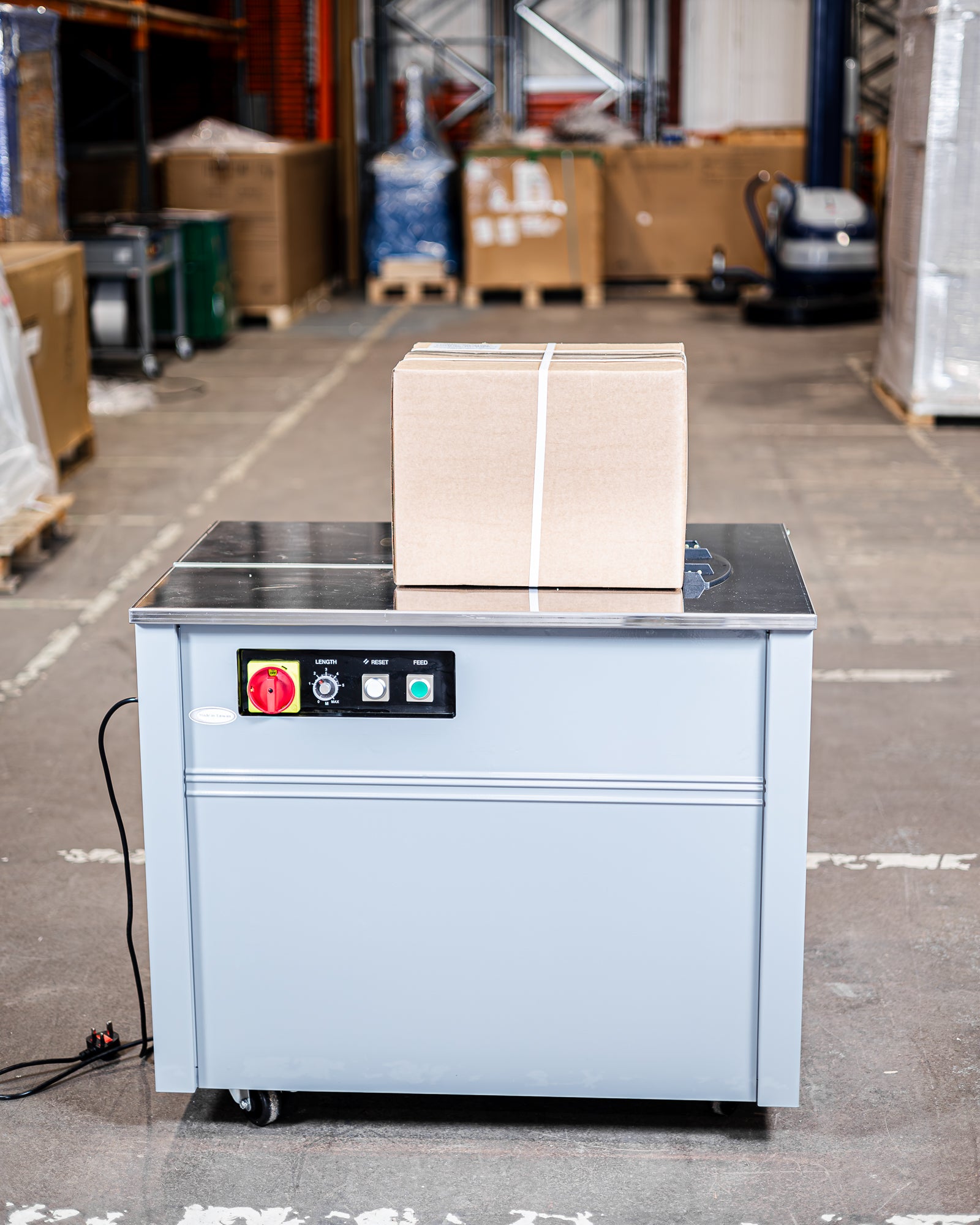STP 500 Semi Automatic Strapping Machine